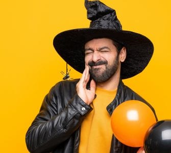 Bruxismo: nesse halloween não deixe as bruxas atacarem a sua boca