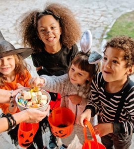 Doces ou travessuras: os seus dentes pedem socorro