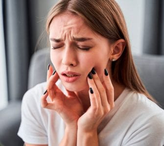 como aliviar dor de dente