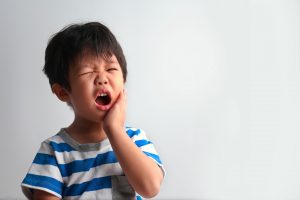 Estomatite infantil: como lidar com afta e herpes em crianças