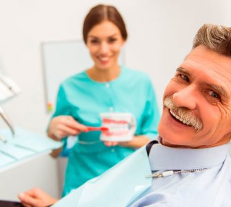 disfagia como limpar dentadura