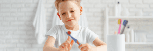10 dicas para quem tem uma criança que não escova os dentes