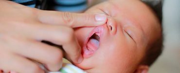 Língua do bebê branca