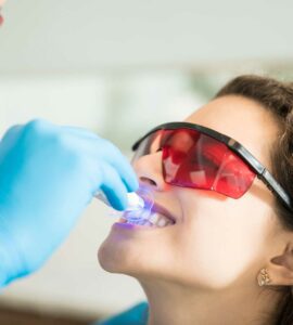 o que é bom para clarear os dentes