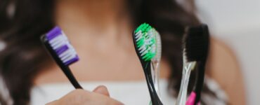 escovar os dentes com bicarbonato