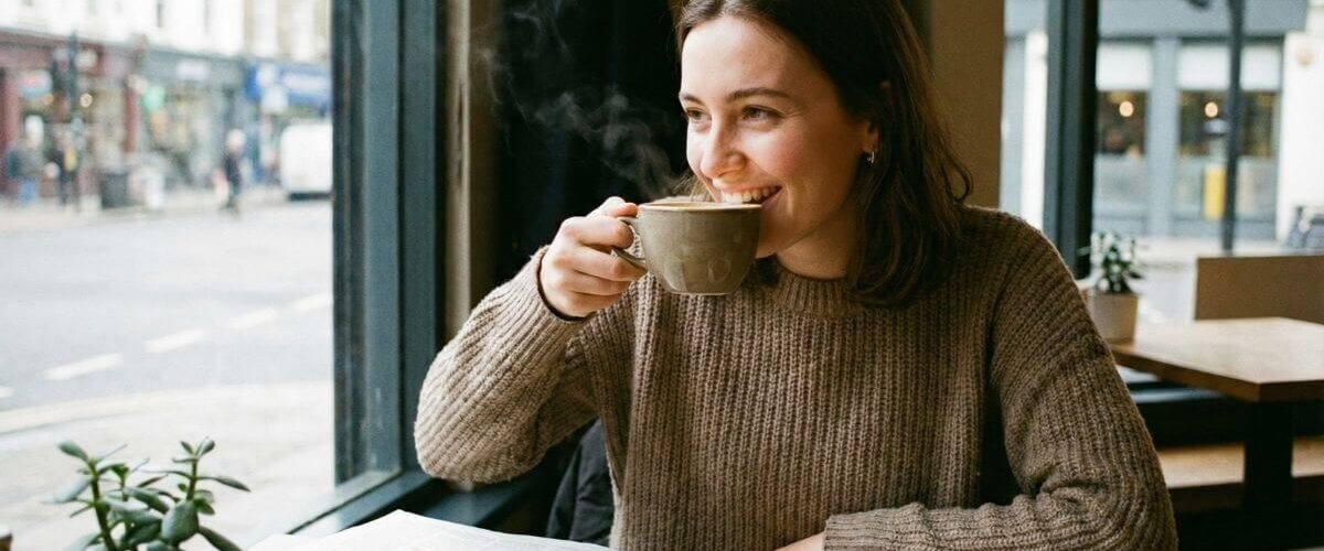 escovar os dentes antes ou depois do cafe da manha