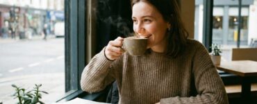 escovar os dentes antes ou depois do cafe da manha