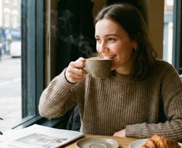 escovar os dentes antes ou depois do cafe da manha